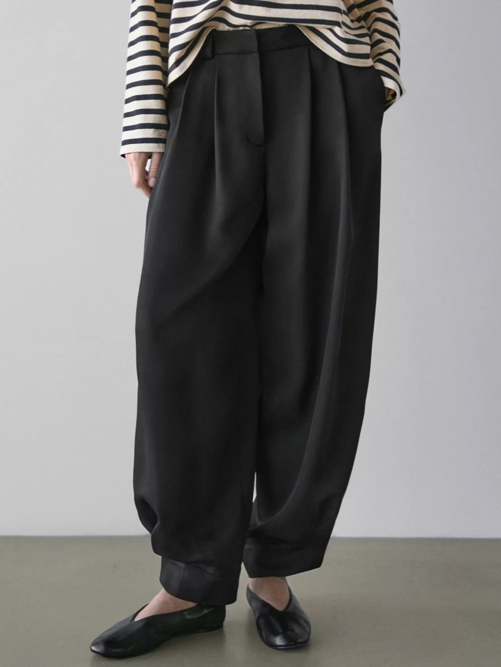 Massimo Dutti NWT SAROUEL TROUSERS IN FLOWING FABRIC BLACK 5082/772
